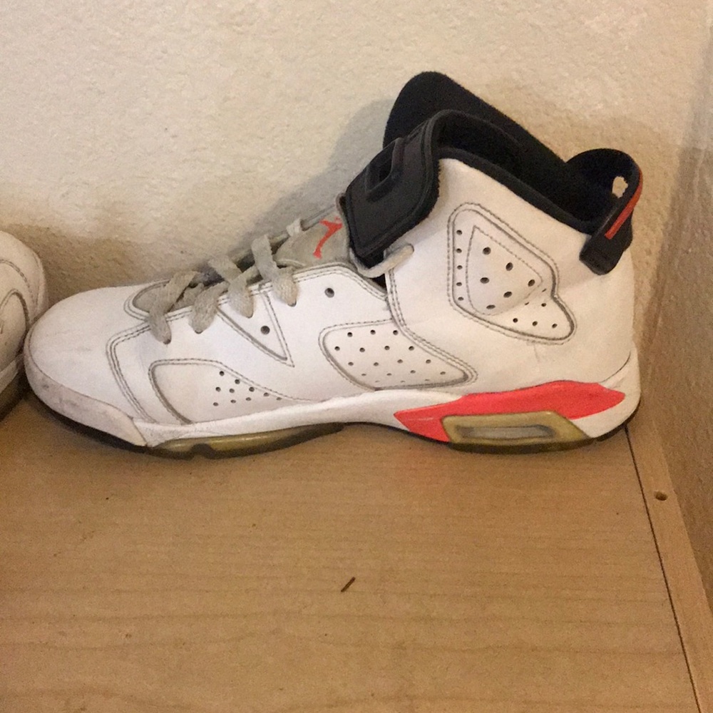 Nike Air Jordan 6 VI Retro 'White Infrared'